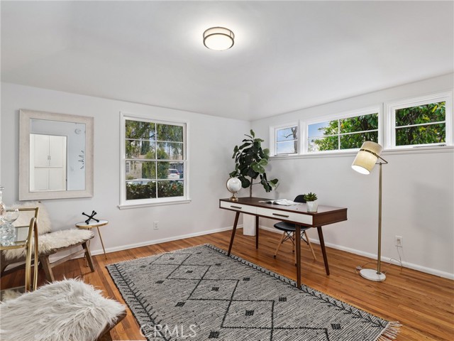 2 Bed Home for Sale in Van Nuys, California