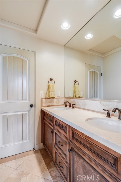 600 Phelan Lane, Redondo Beach, California 90278, 5 Bedrooms Bedrooms, ,4 BathroomsBathrooms,Residential,Sold,Phelan,SB20234604