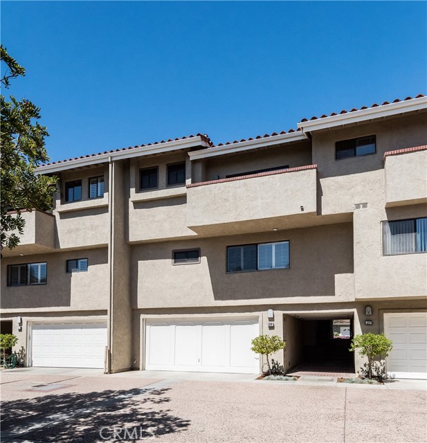 25 Santa Rosa Court, Manhattan Beach, California 90266, 3 Bedrooms Bedrooms, ,2 BathroomsBathrooms,Residential,Sold,Santa Rosa,SB18074247