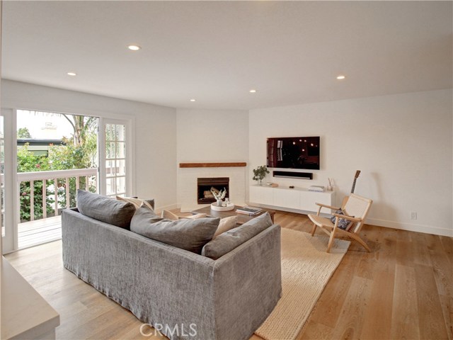 1920 Voorhees Avenue, Redondo Beach, California 90278, 3 Bedrooms Bedrooms, ,3 BathroomsBathrooms,Residential,Sold,Voorhees,SB20104389
