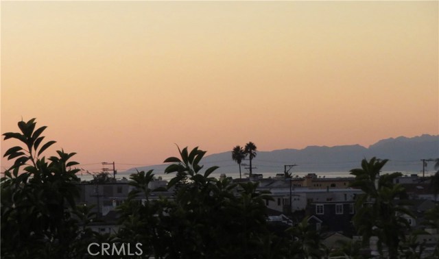 815 1st Street, Manhattan Beach, California 90266, 4 Bedrooms Bedrooms, ,3 BathroomsBathrooms,Residential,Sold,1st,SB20096904