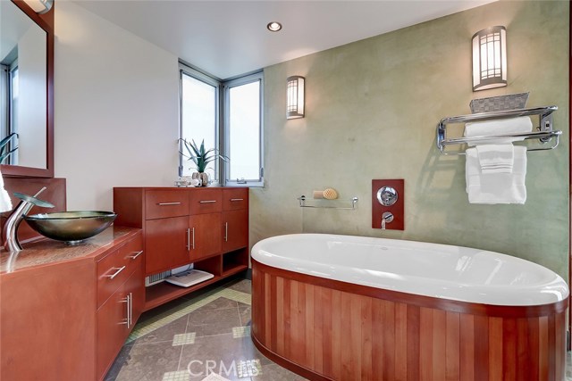 794 27th Street, Manhattan Beach, California 90266, 5 Bedrooms Bedrooms, ,3 BathroomsBathrooms,Residential,Sold,27th,SB20032410