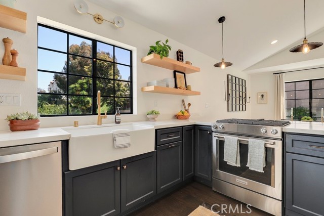 1924 Mathews Avenue, Redondo Beach, California 90278, 3 Bedrooms Bedrooms, ,2 BathroomsBathrooms,Residential,Sold,Mathews,SB21069935