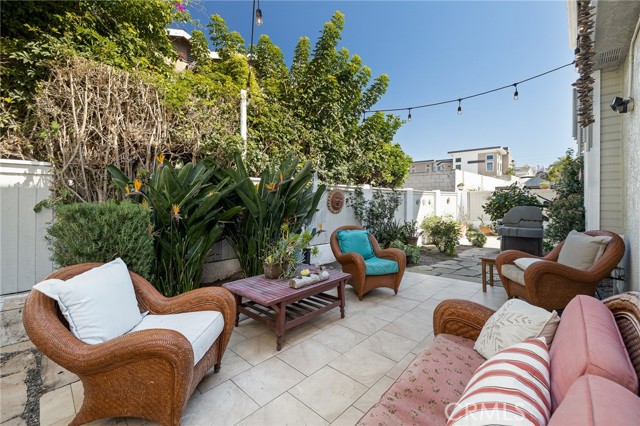 1805 Clark Lane, Redondo Beach, California 90278, 3 Bedrooms Bedrooms, ,2 BathroomsBathrooms,Residential,Sold,Clark,SB21014958