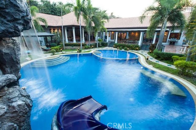 366101 Majestic Residence Villa M 12
