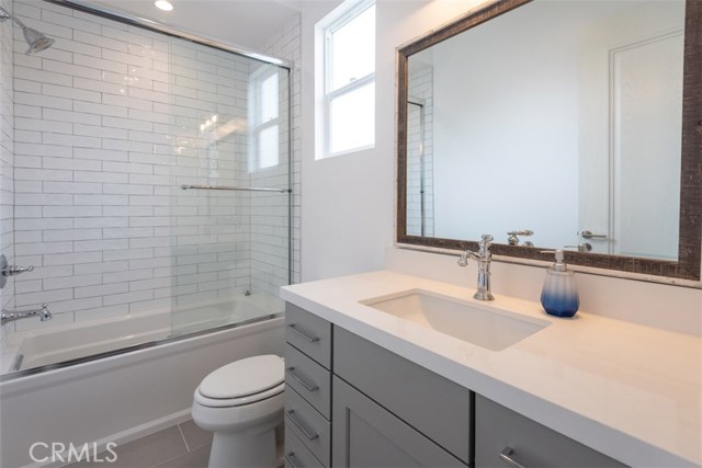 2410 Huntington Lane, Redondo Beach, California 90278, 4 Bedrooms Bedrooms, ,3 BathroomsBathrooms,Residential,Sold,Huntington,PV18242024