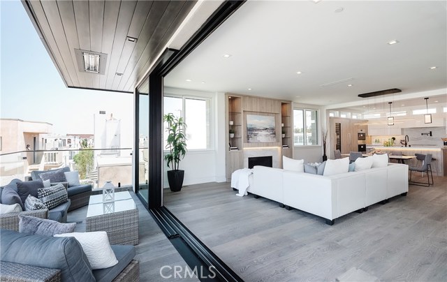 705 Crest Drive, Manhattan Beach, California 90266, 5 Bedrooms Bedrooms, ,2 BathroomsBathrooms,Residential,Sold,Crest,SB20098855