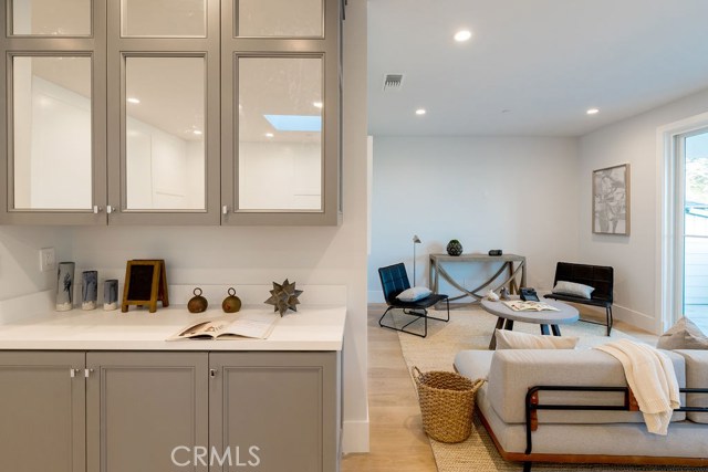 Custom built-ins for additionall storage and display