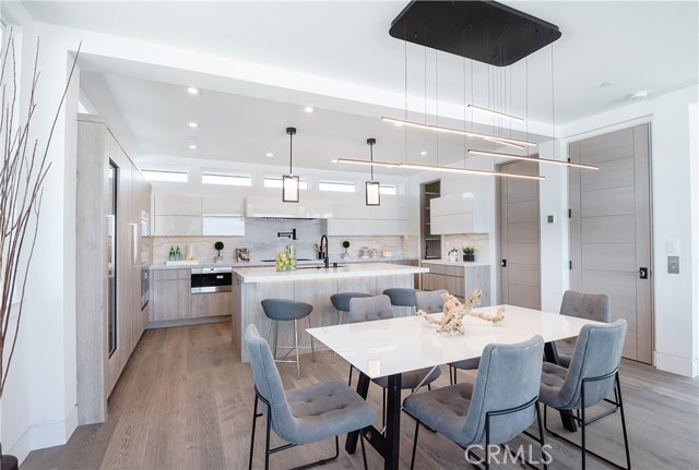 705 Crest Drive, Manhattan Beach, California 90266, 5 Bedrooms Bedrooms, ,2 BathroomsBathrooms,Residential,Sold,Crest,SB20098855