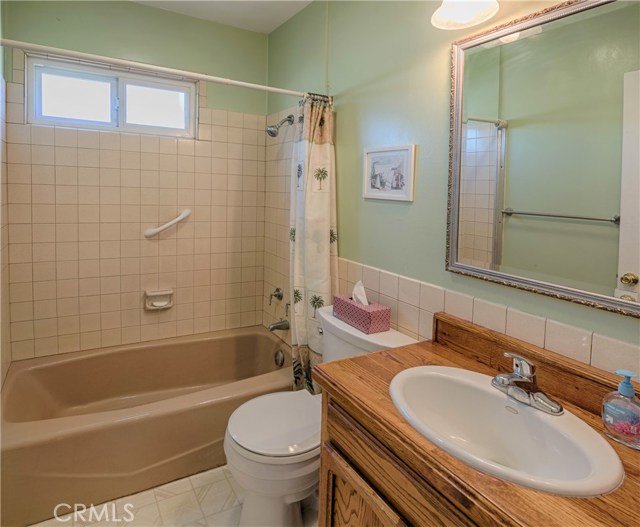 1142 23rd Street, Manhattan Beach, California 90266, 3 Bedrooms Bedrooms, ,1 BathroomBathrooms,Residential,Sold,23rd,SB18096714