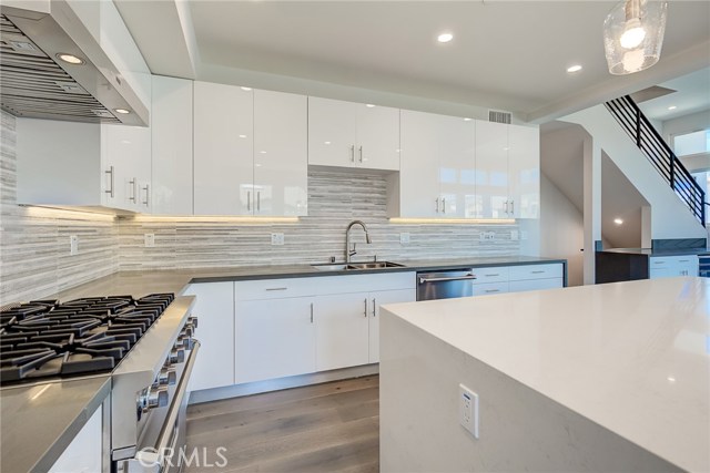1807 Green Lane, Redondo Beach, California 90278, 5 Bedrooms Bedrooms, ,5 BathroomsBathrooms,Residential,Sold,Green,PV19214279