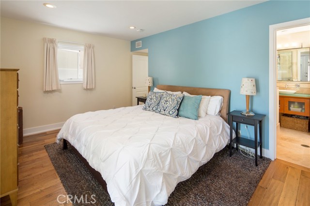 511 2nd Street, Hermosa Beach, California 90254, 3 Bedrooms Bedrooms, ,1 BathroomBathrooms,Residential,Sold,2nd,SB18098379