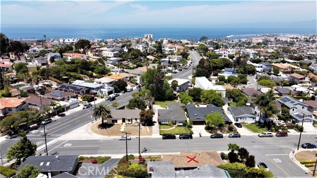 2nd story would have Ocean and Palos Verdes views. Looking down Camino Real towards ocean and King Harbor.