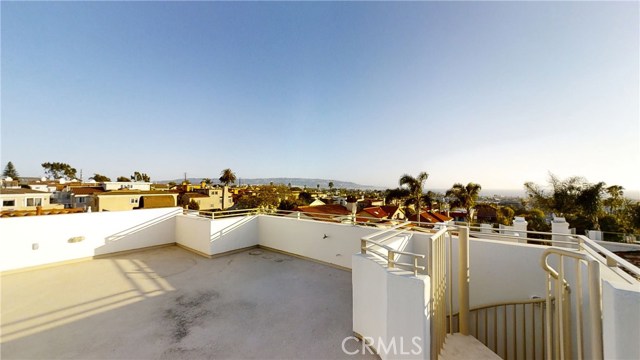 625 Lucia Avenue, Redondo Beach, California 90277, 3 Bedrooms Bedrooms, ,2 BathroomsBathrooms,Residential,Sold,Lucia,SB20075616