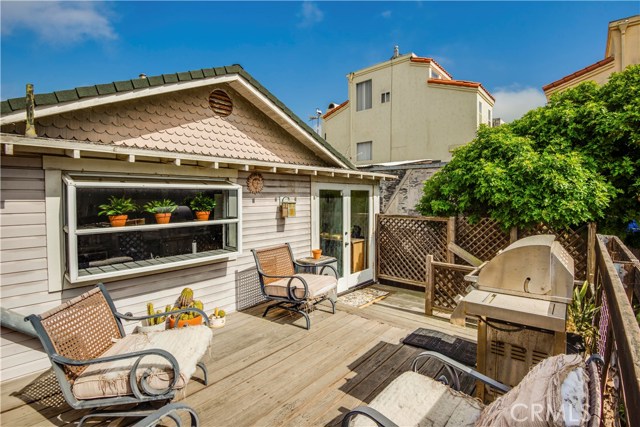 865 Loma Drive, Hermosa Beach, California 90254, 2 Bedrooms Bedrooms, ,1 BathroomBathrooms,Residential,Sold,Loma,SB20063247