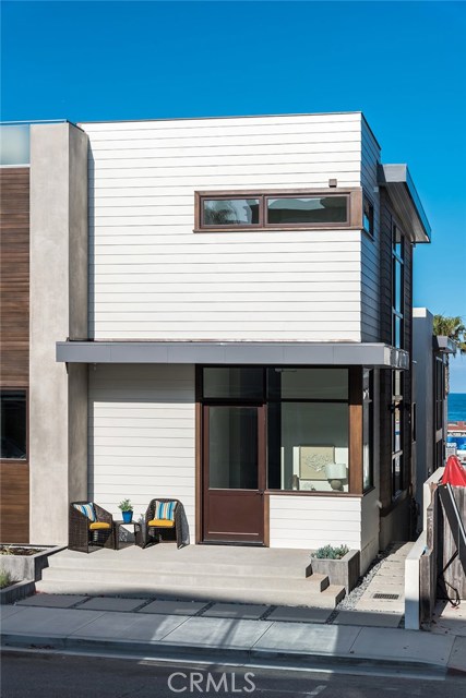 1121 Manhattan Ave, Hermosa Beach, California 90254, 4 Bedrooms Bedrooms, ,2 BathroomsBathrooms,Residential,Sold,Manhattan Ave,SB18116434