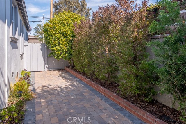 1426 Marine Avenue, Manhattan Beach, California 90266, 2 Bedrooms Bedrooms, ,1 BathroomBathrooms,Residential,Sold,Marine,SB18274814