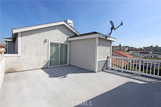 2416 Voorhees Avenue, Redondo Beach, California 90278, 3 Bedrooms Bedrooms, ,2 BathroomsBathrooms,Residential,Sold,Voorhees,PW17063870