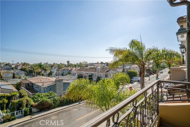1605 Stanford Avenue, Redondo Beach, California 90278, 5 Bedrooms Bedrooms, ,3 BathroomsBathrooms,Residential,Sold,Stanford,SB19237722
