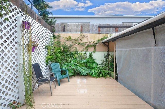 Front House Private Patio