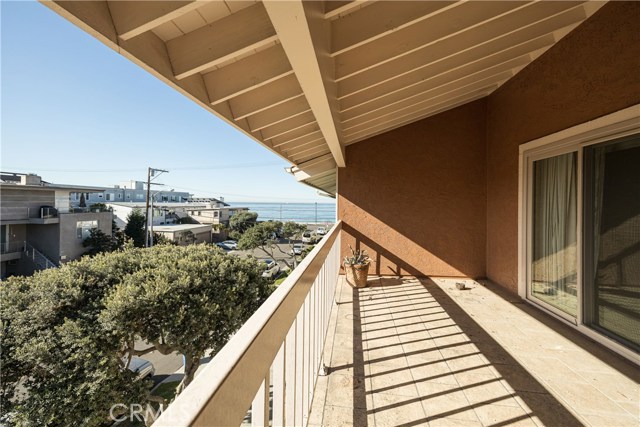 111 Avenue F, Redondo Beach, California 90277, 3 Bedrooms Bedrooms, ,2 BathroomsBathrooms,Residential,Sold,Avenue F,SB20264695