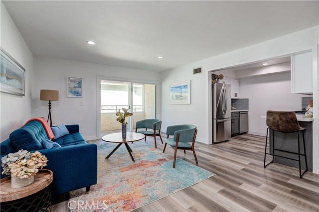 1320 12th Street, Manhattan Beach, California 90266, 2 Bedrooms Bedrooms, ,2 BathroomsBathrooms,Residential,Sold,12th,SB20186384