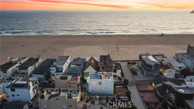 20 4th Street, Hermosa Beach, California 90254, 3 Bedrooms Bedrooms, ,1 BathroomBathrooms,Residential,Sold,4th,SB21149373