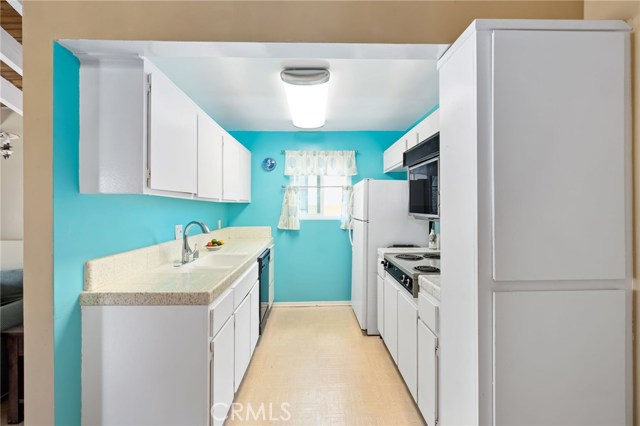 1916 Clark Lane, Redondo Beach, California 90278, 1 Bedroom Bedrooms, ,1 BathroomBathrooms,Residential,Sold,Clark,SB20129289