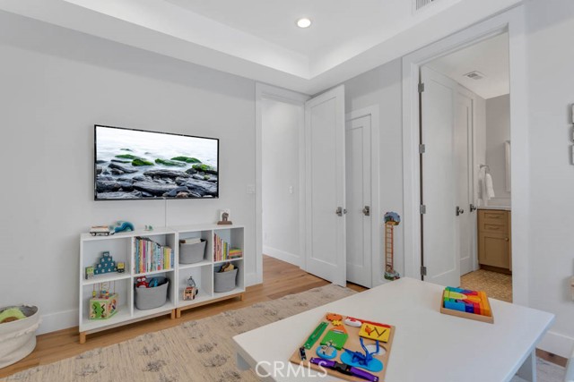 1307 Gertruda Avenue, Redondo Beach, California 90277, 5 Bedrooms Bedrooms, ,1 BathroomBathrooms,Residential,Sold,Gertruda,SB21076858