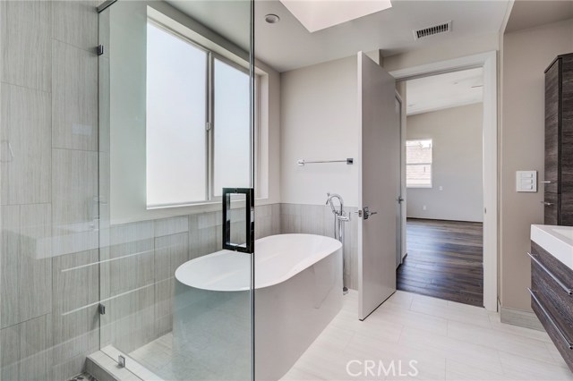 2207 Gates Avenue, Redondo Beach, California 90278, 4 Bedrooms Bedrooms, ,3 BathroomsBathrooms,Residential,Sold,Gates,PV18093744