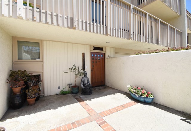 Private Courtyard Entrance