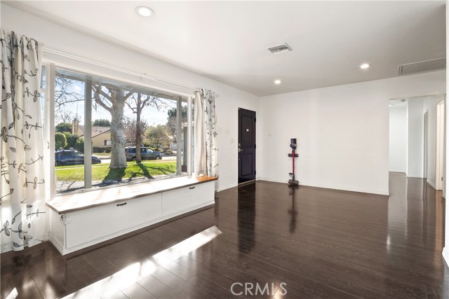 4 Bed Home for Sale in Lake Balboa, California