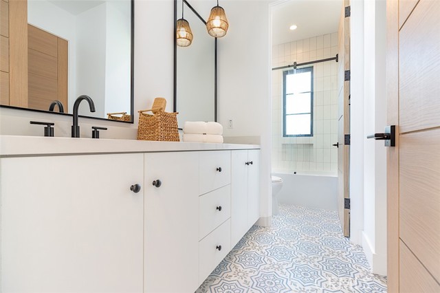 2003 Gates Avenue, Redondo Beach, California 90278, 4 Bedrooms Bedrooms, ,4 BathroomsBathrooms,Residential,Sold,Gates,SB21078366