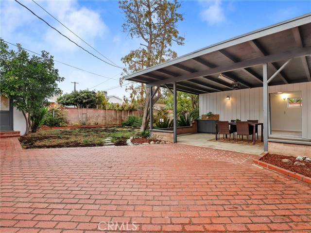 2 Bed Home for Sale in Van Nuys, California