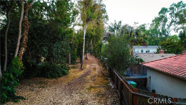 Trail behind property w/ gate access to back of property