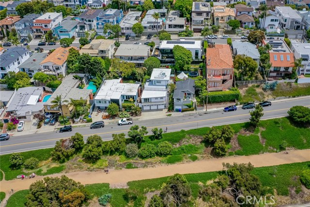 1944 Ardmore Avenue, Manhattan Beach, California 90266, 3 Bedrooms Bedrooms, ,2 BathroomsBathrooms,Residential,Sold,Ardmore,SB20111150