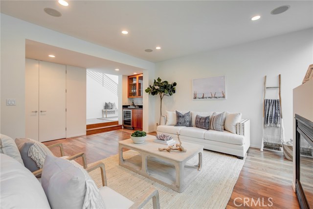 2400 Palm Avenue, Manhattan Beach, California 90266, 4 Bedrooms Bedrooms, ,4 BathroomsBathrooms,Residential,Sold,Palm,SB20055026