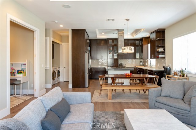 Open and versatile floor plan, perfect for both relaxing family evenings and entertaining