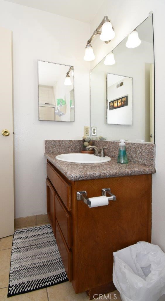 Unit B Guest Bathroom