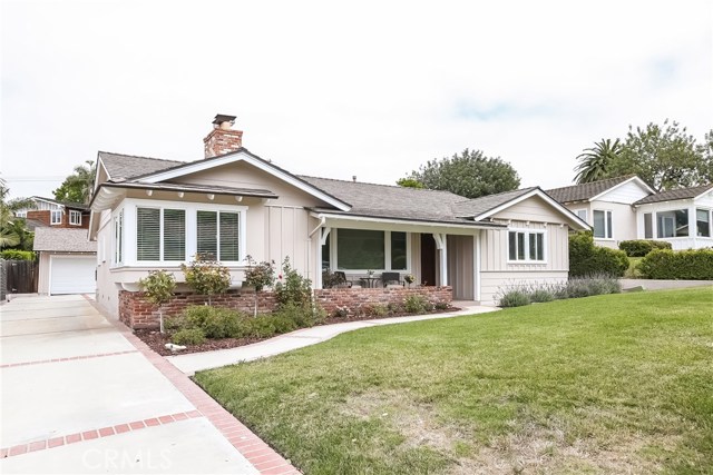 Front of house and driveway