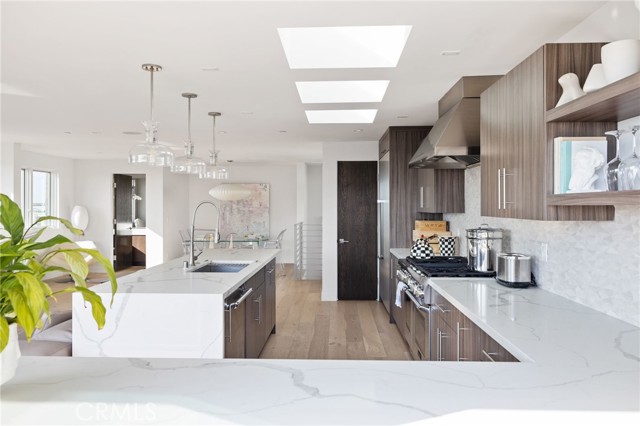 319 34th Place, Manhattan Beach, California 90266, 3 Bedrooms Bedrooms, ,3 BathroomsBathrooms,Residential,Sold,34th,PV21029643