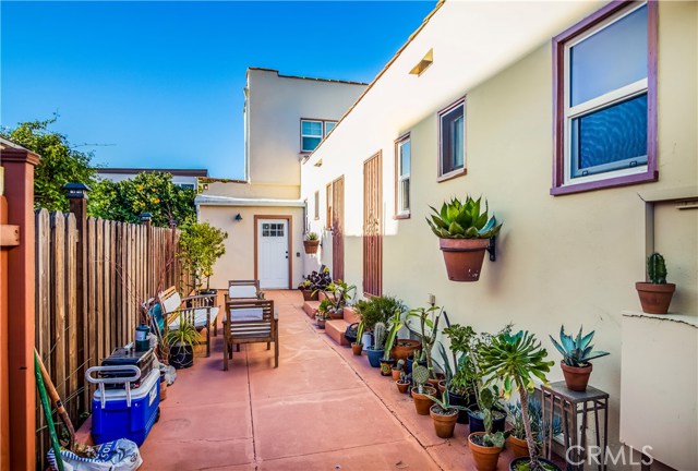 215 Carnelian Street, Redondo Beach, California 90277, ,Residential Income,Sold,Carnelian,SB19005839