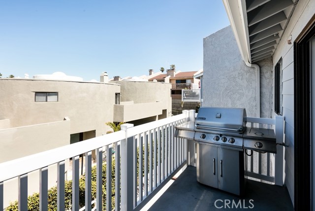 606 Guadalupe Avenue, Redondo Beach, California 90277, 2 Bedrooms Bedrooms, ,Residential,Sold,Guadalupe,PV18085371