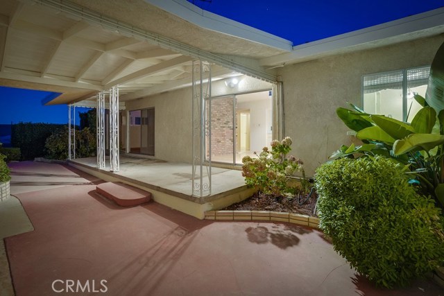2143 Velez Drive, Rancho Palos Verdes, California 90275, 3 Bedrooms Bedrooms, ,2 BathroomsBathrooms,Residential,Sold,Velez,SB20181940
