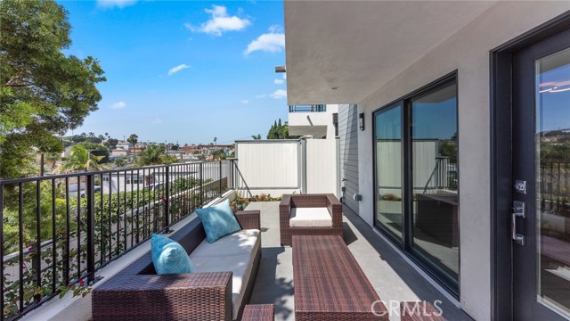 1702 Carlson Lane, Redondo Beach, California 90278, 3 Bedrooms Bedrooms, ,3 BathroomsBathrooms,Residential,Sold,Carlson,PV20186639