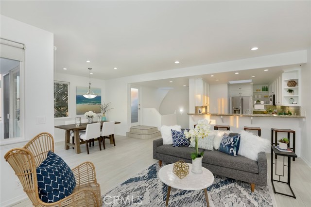 220 4th Street, Hermosa Beach, California 90254, 3 Bedrooms Bedrooms, ,4 BathroomsBathrooms,Residential,Sold,4th,PW18290182