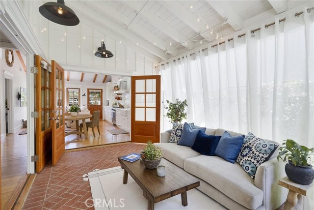 533 5th Street, Manhattan Beach, California 90266, 2 Bedrooms Bedrooms, ,1 BathroomBathrooms,Residential,Sold,5th,SB21107538