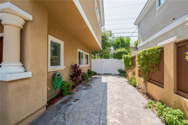 2208 Voorhees Avenue, Redondo Beach, California 90278, 4 Bedrooms Bedrooms, ,2 BathroomsBathrooms,Residential,Sold,Voorhees,SB20201467