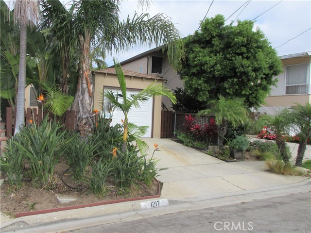 1217 21st Street, Hermosa Beach, California 90254, 2 Bedrooms Bedrooms, ,1 BathroomBathrooms,Residential,Sold,21st,PV20226677