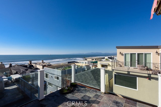 121 35th Street, Manhattan Beach, California 90266, 4 Bedrooms Bedrooms, ,3 BathroomsBathrooms,Residential,Sold,35th,SB17134319